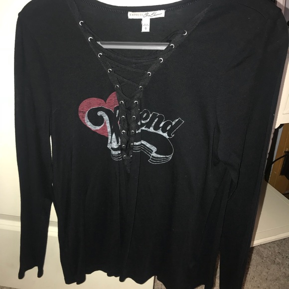 Tie-up V-neck graphic tee - Picture 3 of 4